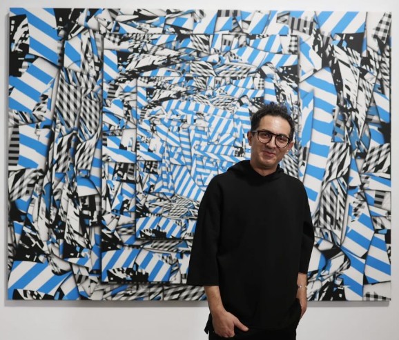 Pulsa para ampliar 2º Premio de 7000 euros Volkan Diyaroglu por =Dentro de las ondas=